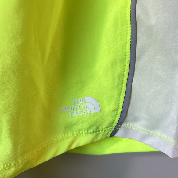 NWT The North Face Women's Elevation LED Yellow Athletic Short size Medium - Picture 4 of 9